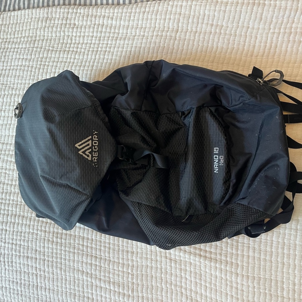 Gregory Nano 18 Backpack in Black